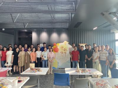 望天上明月 寄人世团圆，，，在富厚多彩的活动中欢度中秋